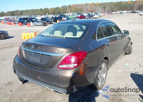 2015 Mercedes-Benz C 300 4Matic из США, поврежденный, VIN 55SWF4KB9FU039645